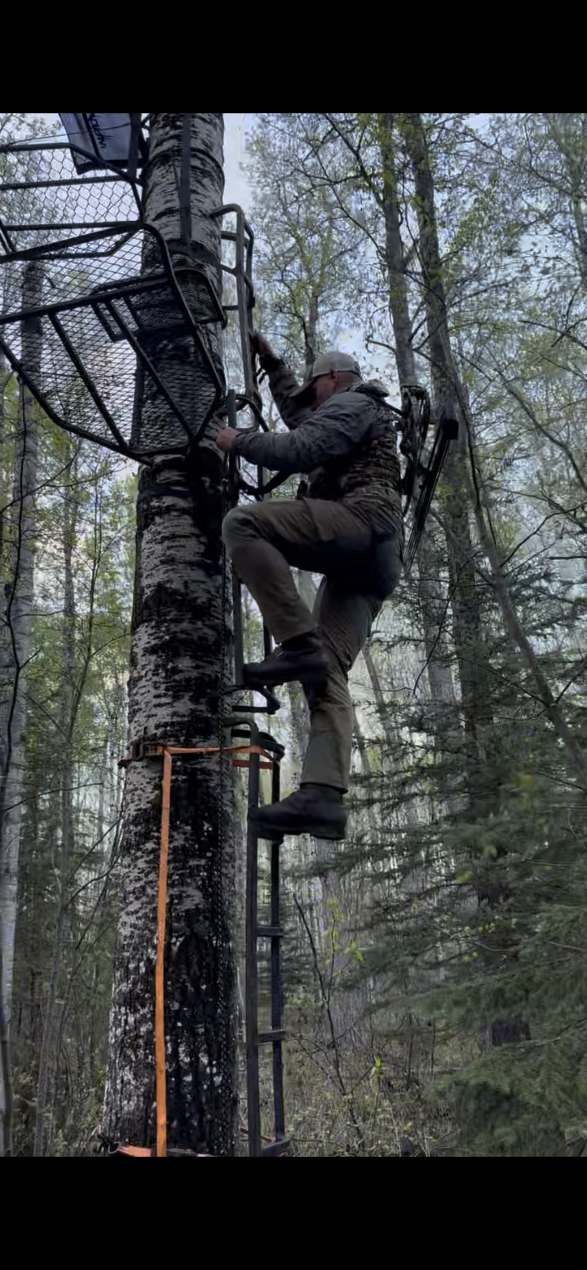 Vsling bowsling keeping hand free for climbing stands